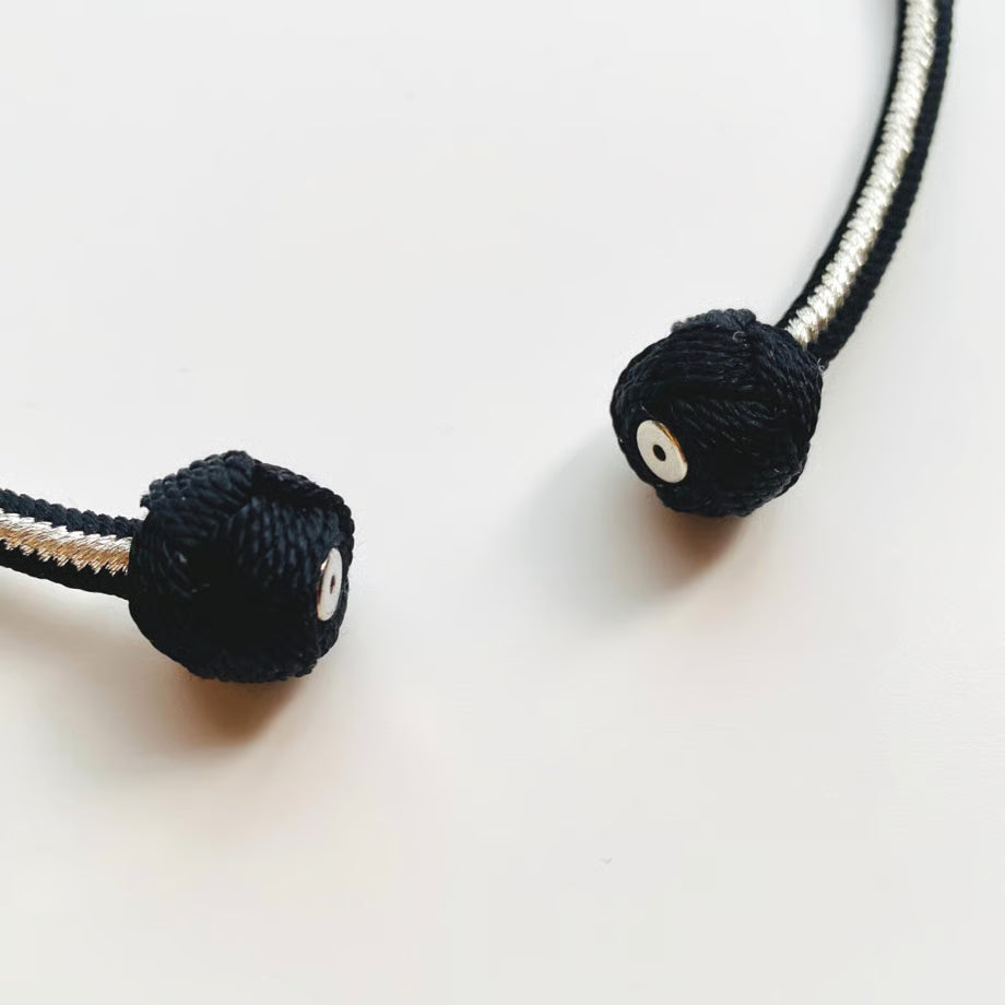 まぐねころん（羽織紐）