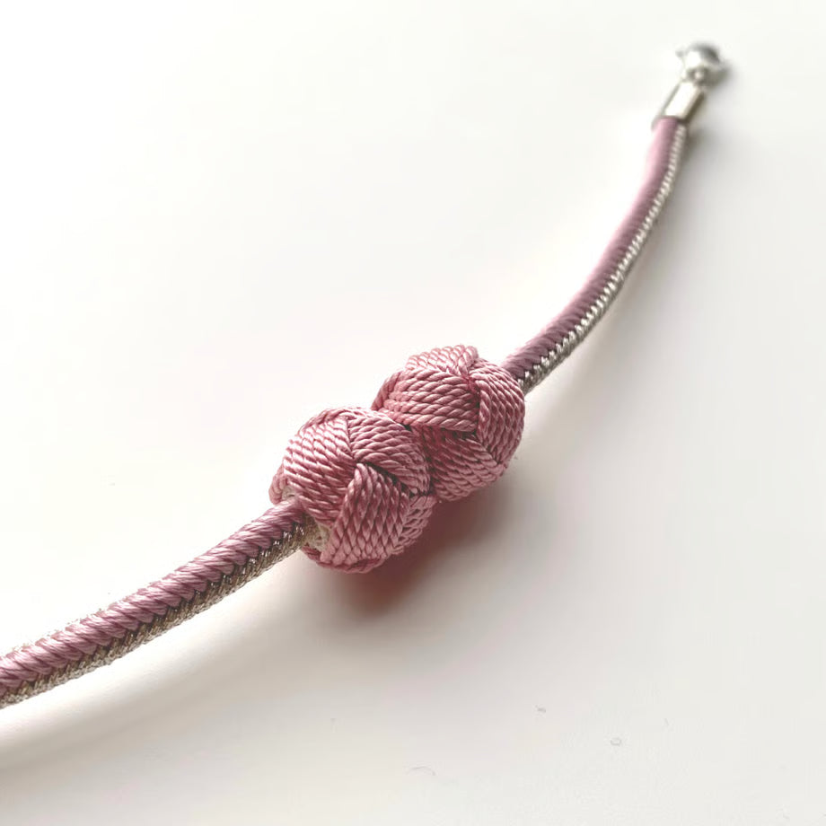 まぐねころん（羽織紐）