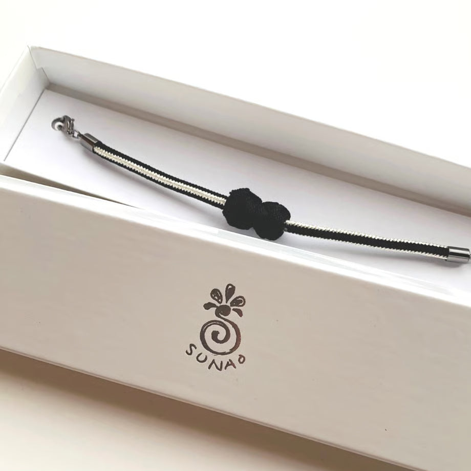 まぐねころん（羽織紐）