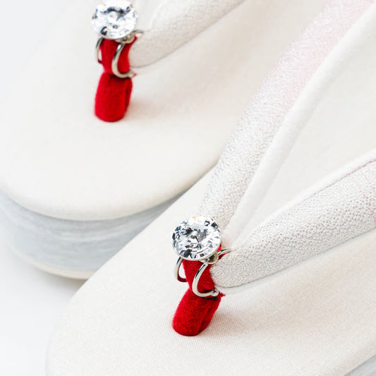 草履ピアス（クリスタル）とんがり型