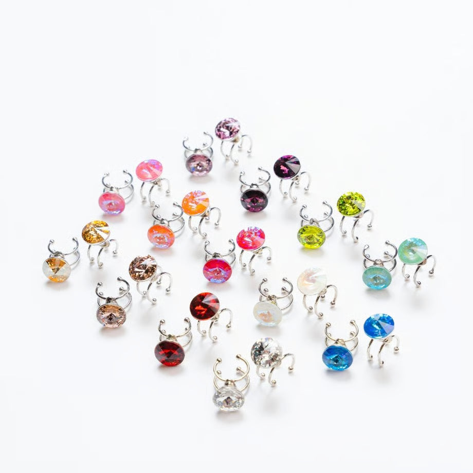 草履ピアス（クリスタル）とんがり型